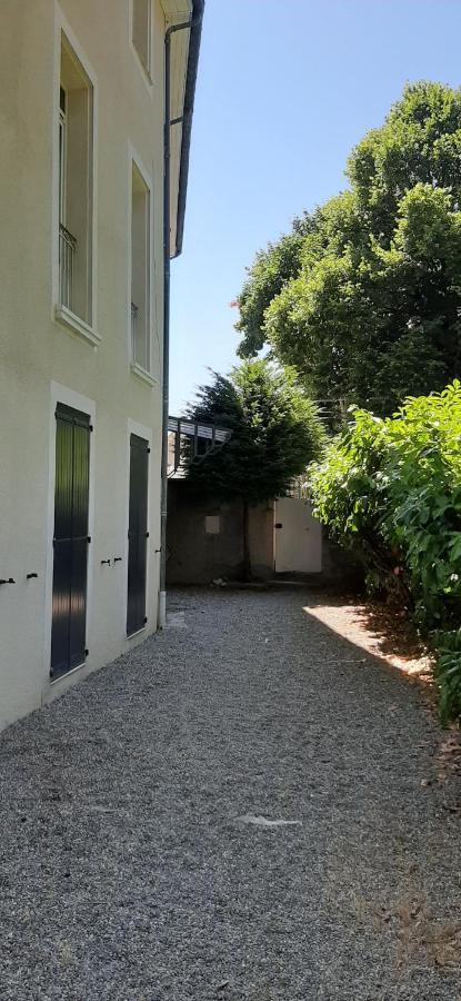 Les Glycines, Charmant Studio Au Calme Dans Batisse De Maitre Proche Du Centre Ville Parking Gratuit ディーニュ・レ・バン エクステリア 写真